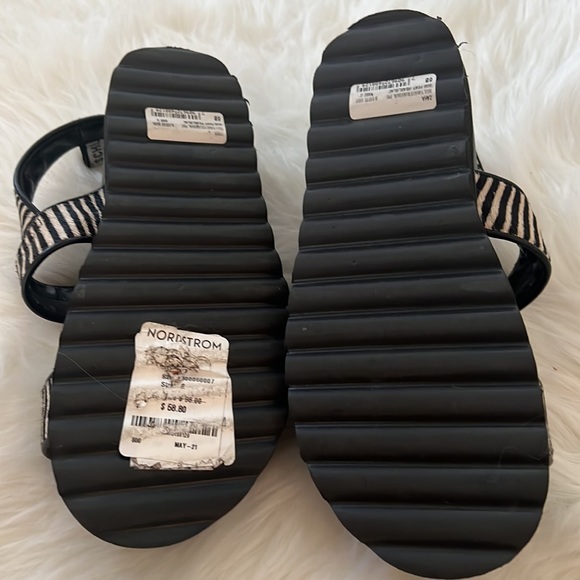 Schutz sandals. Horse hair? Striped size 6. Very cute but not on me - Picture 3 of 3